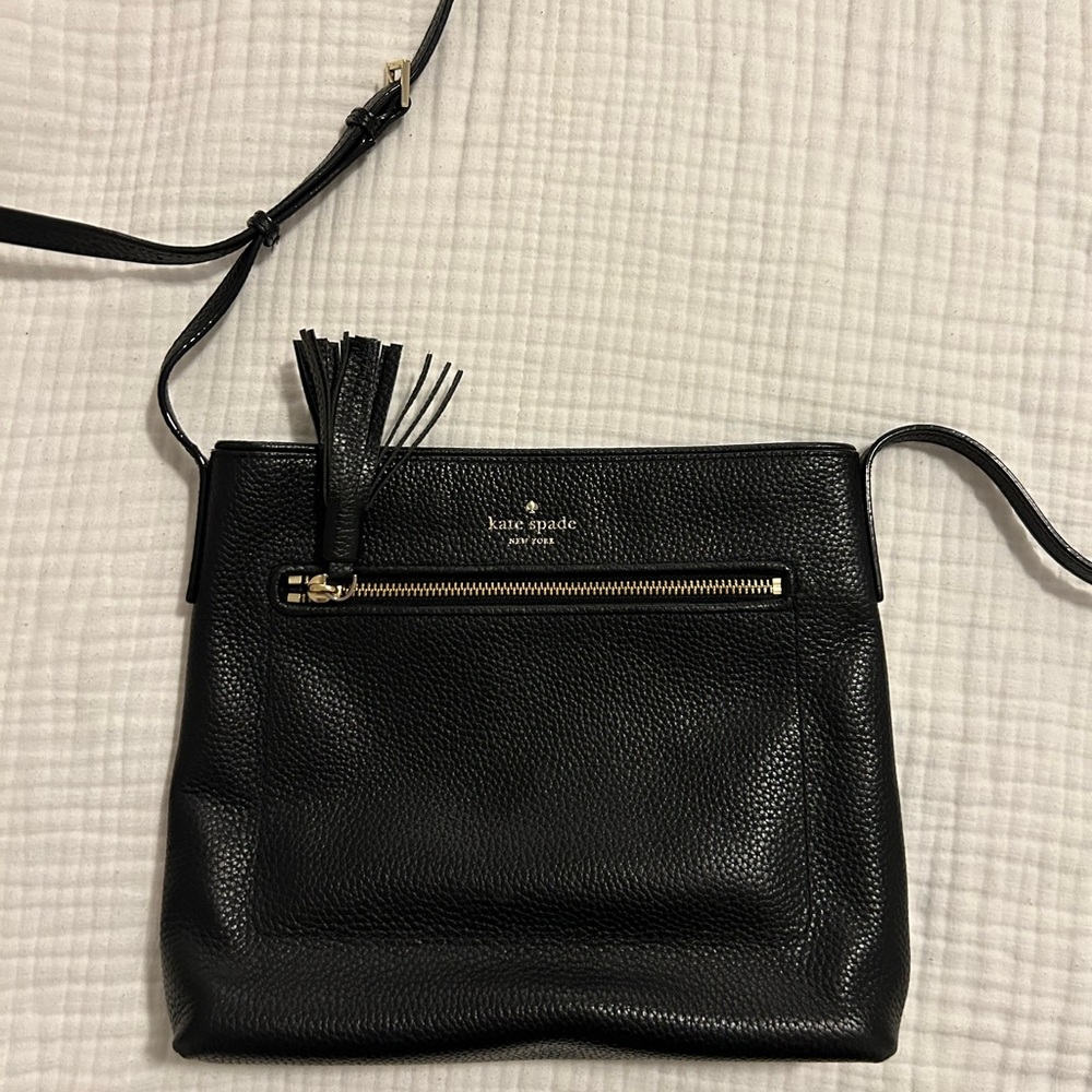 Black kate spade crossbody. Medium size.